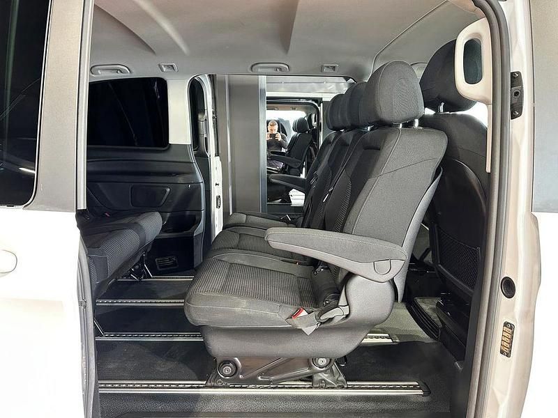 Gebraucht Mercedes V220 163 PS (119 kW) 2021 Arktikweiß mb 9147 Van / Kleinbus