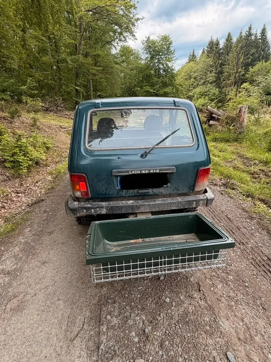 Gebraucht Lada niva 83 PS (61 kW) 2009 Grün SUV