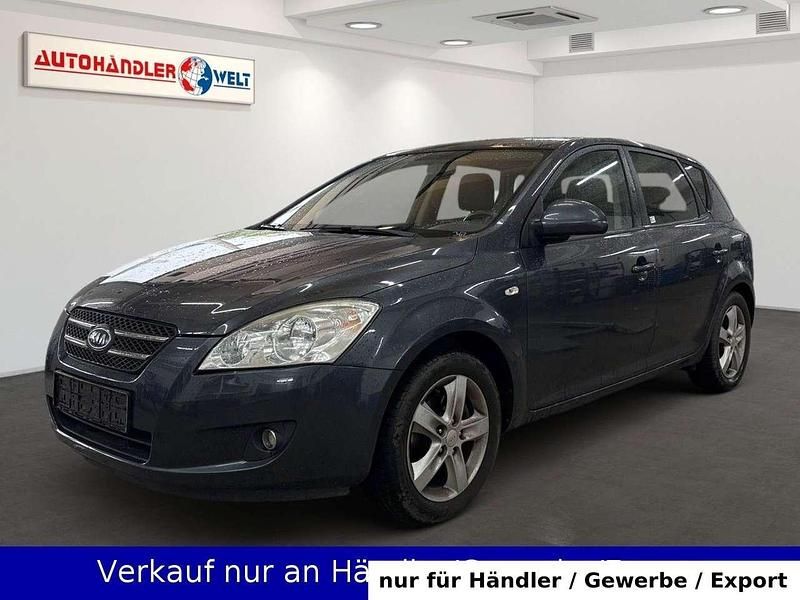 Grau Gebraucht 2009 Kia Ceed Limousine | 1.999 € (Superpreis) - Bild 1/3