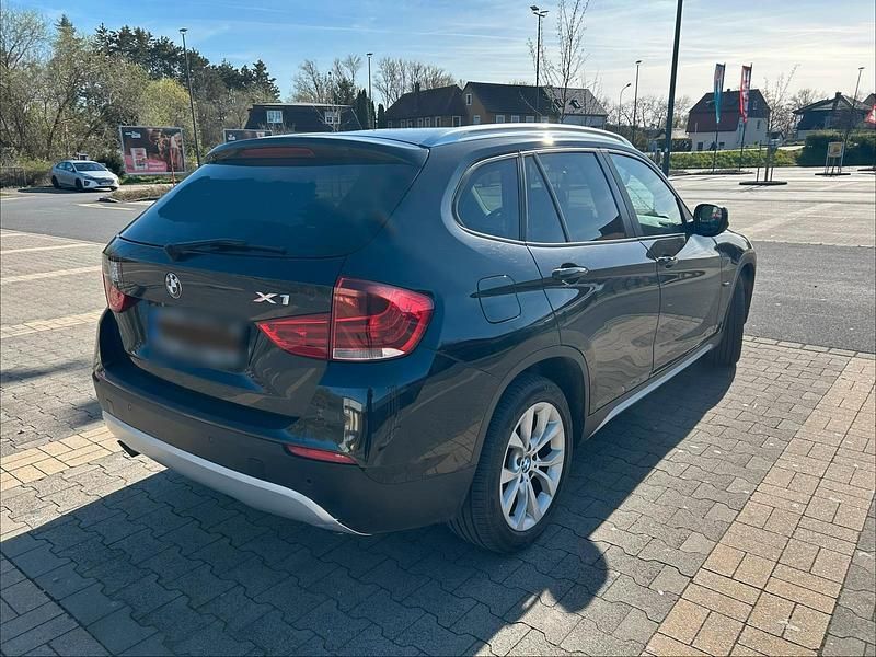 Gebraucht BMW X1 143 PS (105 kW) 2011 Schwarz SUV