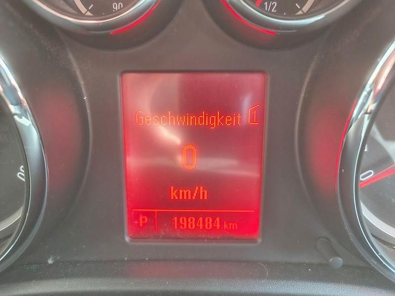 Gebraucht Opel Astra Innovation 140 PS (102 kW) 2011 Rot Kombi