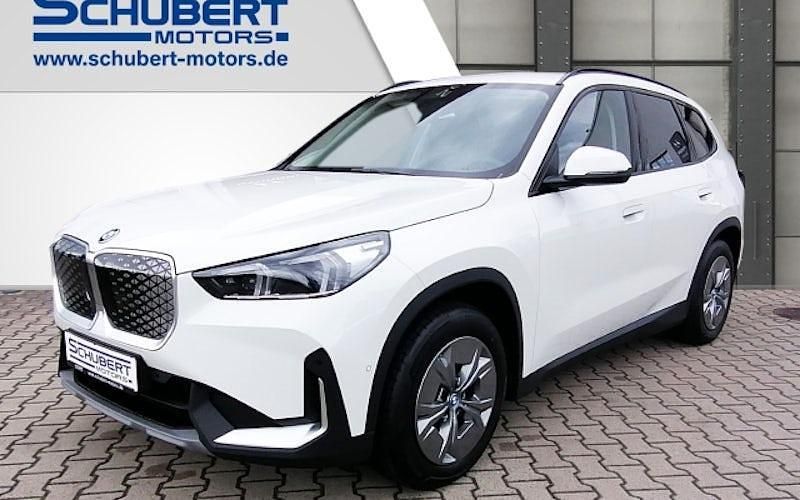 Neu BMW iX1 Comfort Edition 230 kW (313 PS) 2025 Weiß SUV