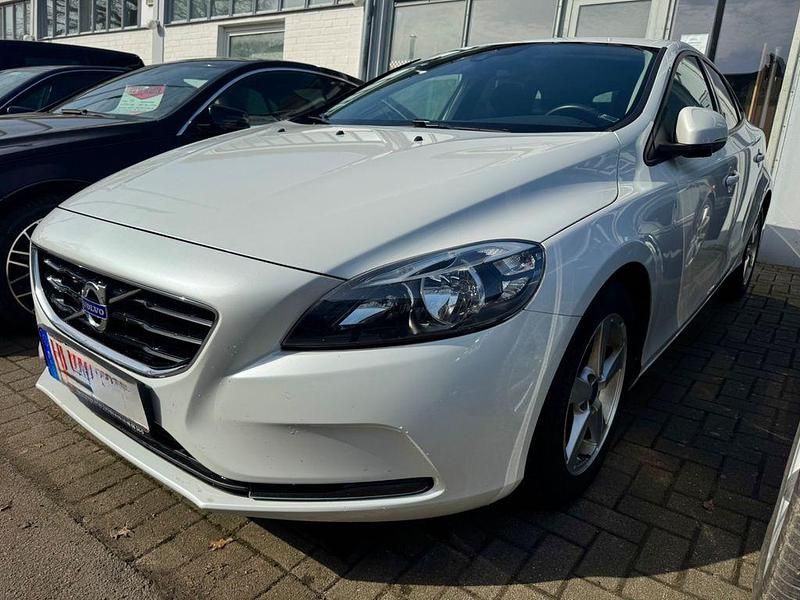 Gebraucht Volvo V40 R-Design 120 PS (88 kW) 2015 Weiß Limousine