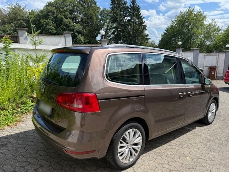 Gebraucht VW Sharan Highline 140 PS (102 kW) 2010 Braun Van / Kleinbus