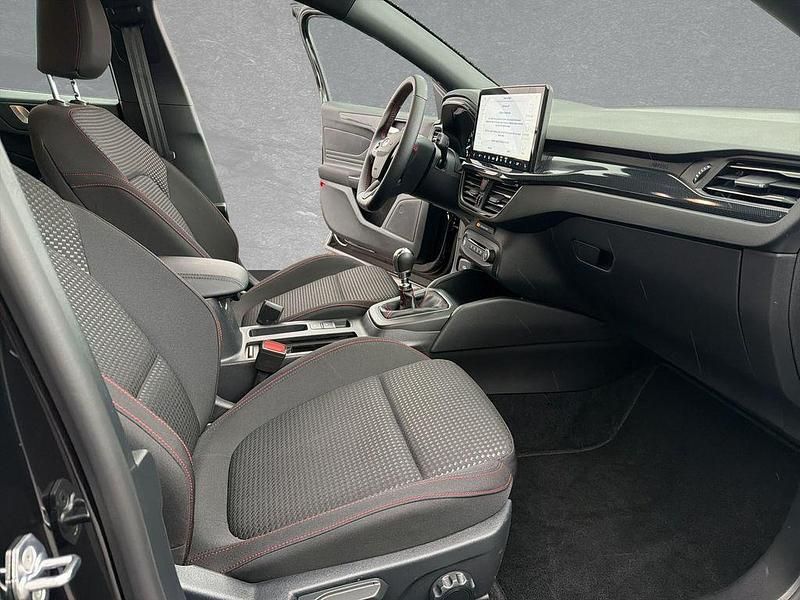 Gebraucht Ford Focus ST-Line X 125 PS (91 kW) 2024 Schwarz Limousine