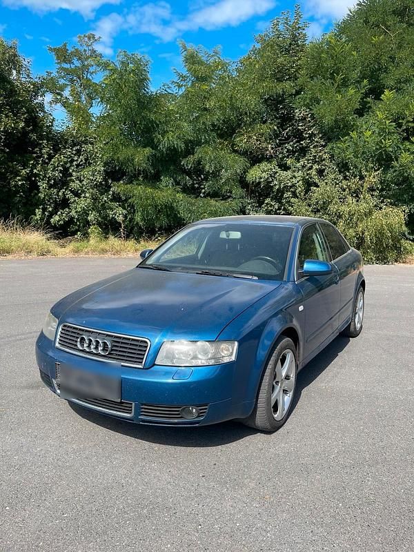 Blau Gebraucht 2004 Audi A4 Limousine | 1.399 € (Superpreis) - Bild 1/4