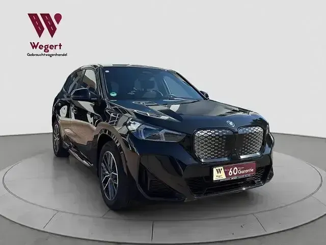Gebraucht BMW iX1 M Sport 230 kW (313 PS) 2023 Schwarz SUV