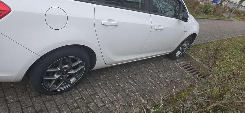 Gebraucht Opel Astra 120 PS (88 kW) 2014 Kombi