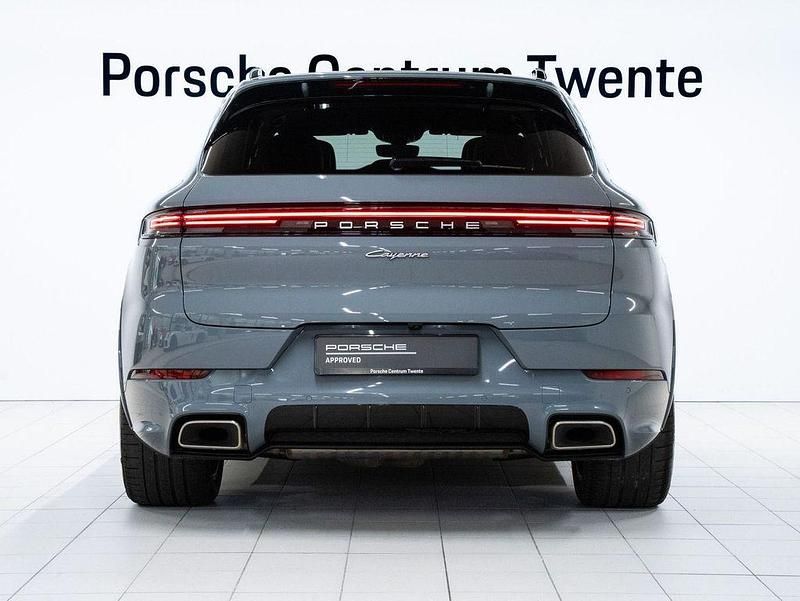 Gebraucht Porsche Cayenne 470 PS (345 kW) 2024 Grau SUV