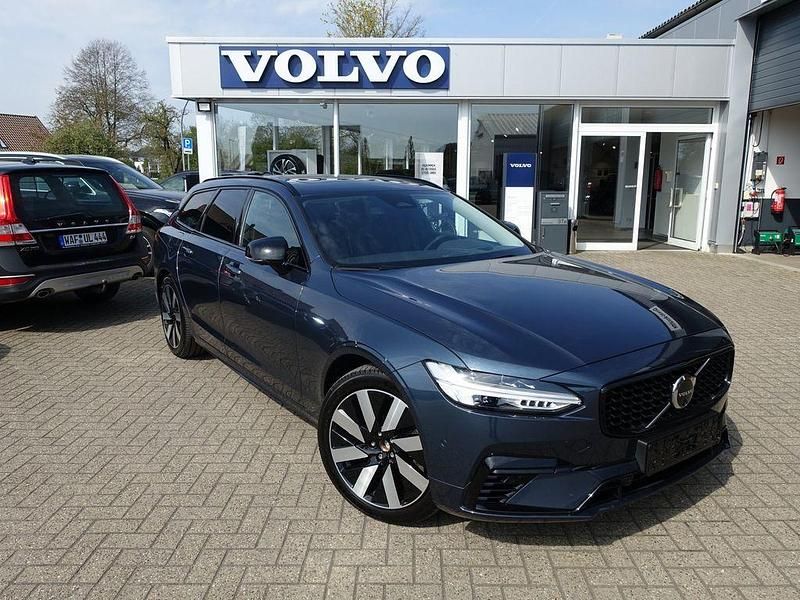 Second-hand Volvo V90 Plus 398 CP (292 kW) 2025 Albastru Break