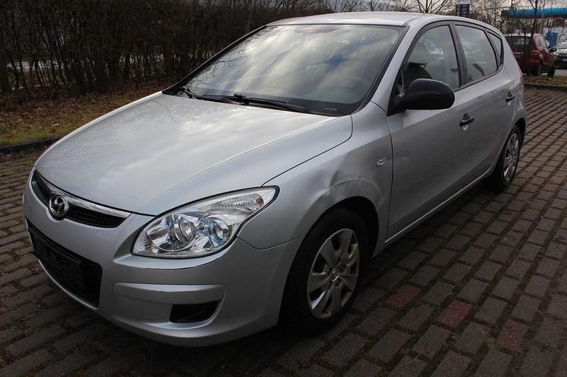 Silber Gebraucht 2010 Hyundai i10 Kleinwagen | 2.999 € (Fairer Preis) - Bild 1/4