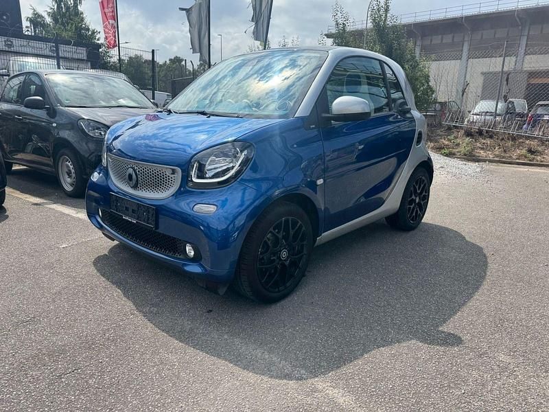 Blau Gebraucht 2015 Smart ForTwo Coupé Edition #1 Coupé | 11.990 € (Fairer Preis) - Bild 1/4