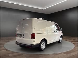 Gebraucht VW Transporter 110 PS (80 kW) 2023 Weiß (candyweiß) Van
