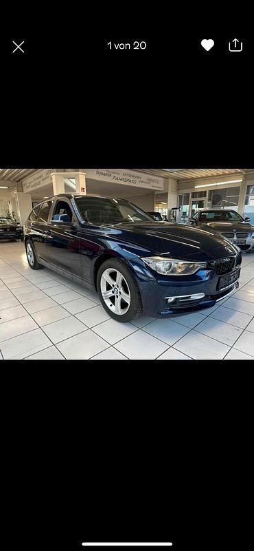 Blau Gebraucht 2013 BMW 320 Kombi | 12.000 € (Fairer Preis) - Bild 1/4