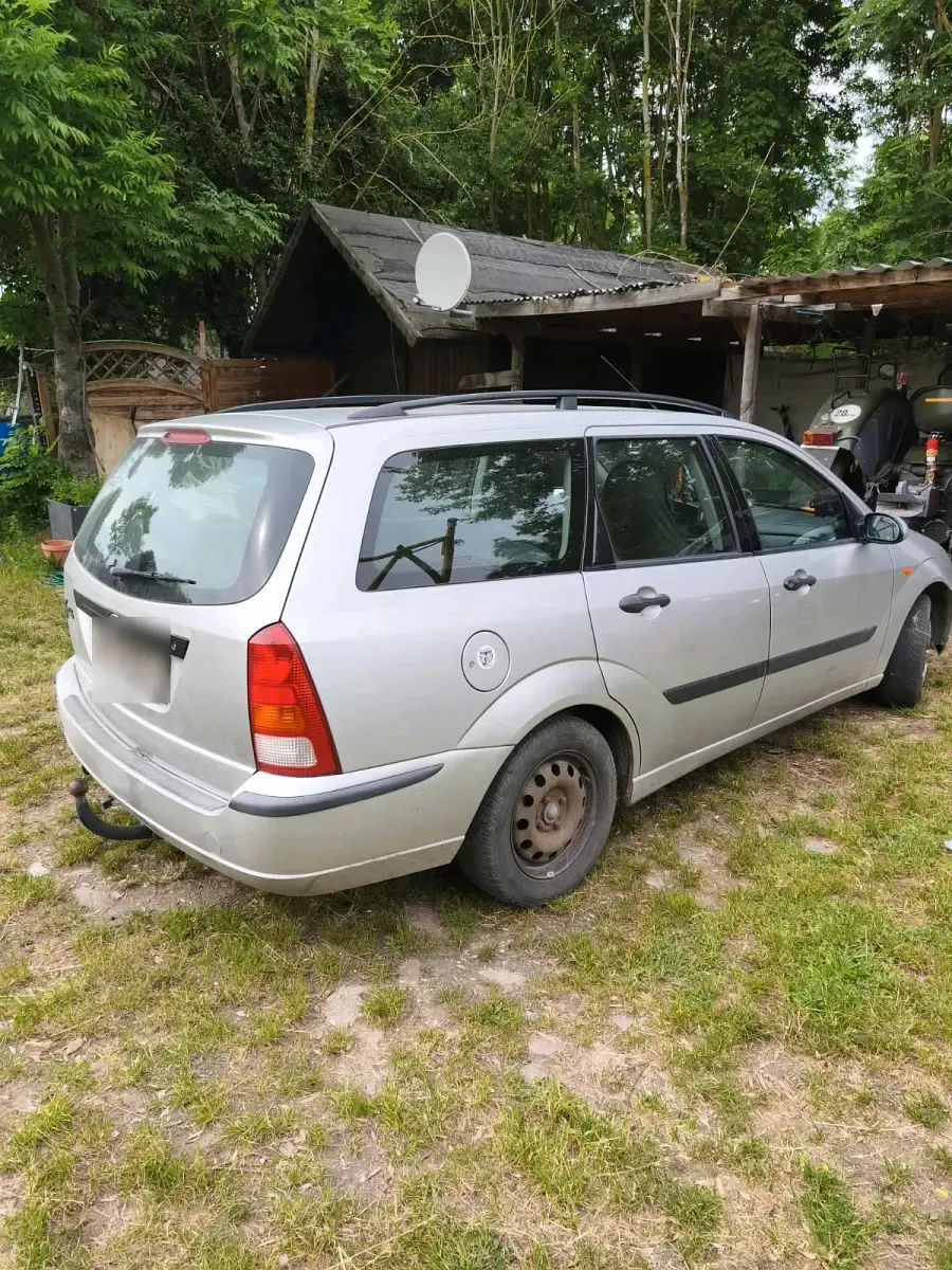 Gebraucht Ford Focus 100 PS (73 kW) 2003 Grau Kombi