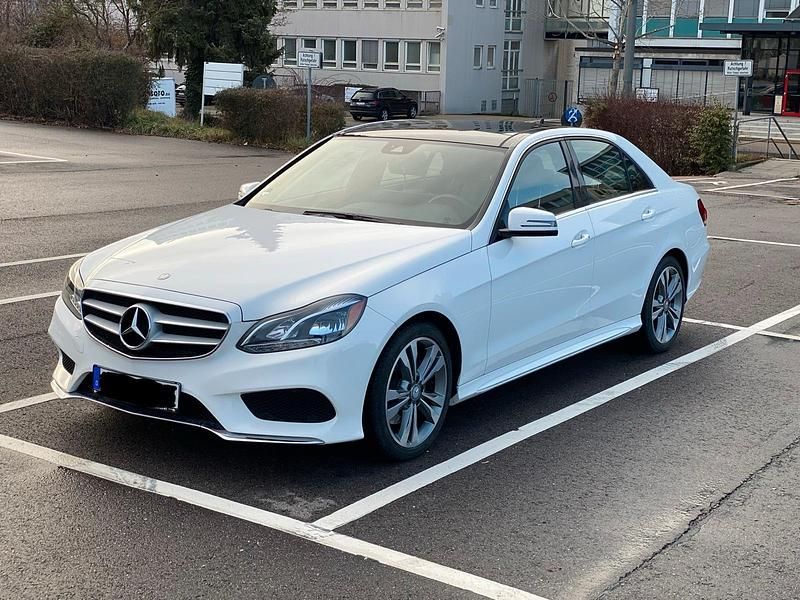 Weiß Gebraucht 2018 Mercedes E350 Avantgarde Limousine | 26.999 € (Guter Preis) - Bild 1/4