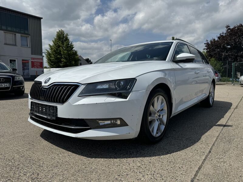 Weiß Gebraucht 2017 Skoda Superb Ambition Limousine | 9.499 € (Guter Preis) - Bild 1/4