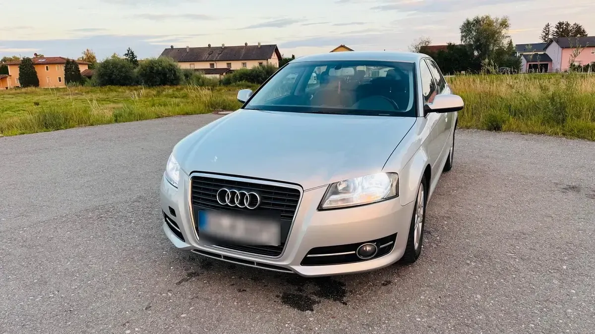Gebraucht Audi A3 Sportback 140 PS (102 kW) 2011 Silber Kleinwagen