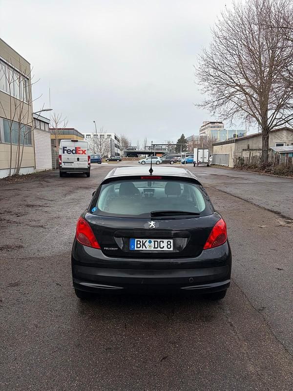 Gebraucht Peugeot 207 74 PS (54 kW) 2009 Schwarz Kleinwagen