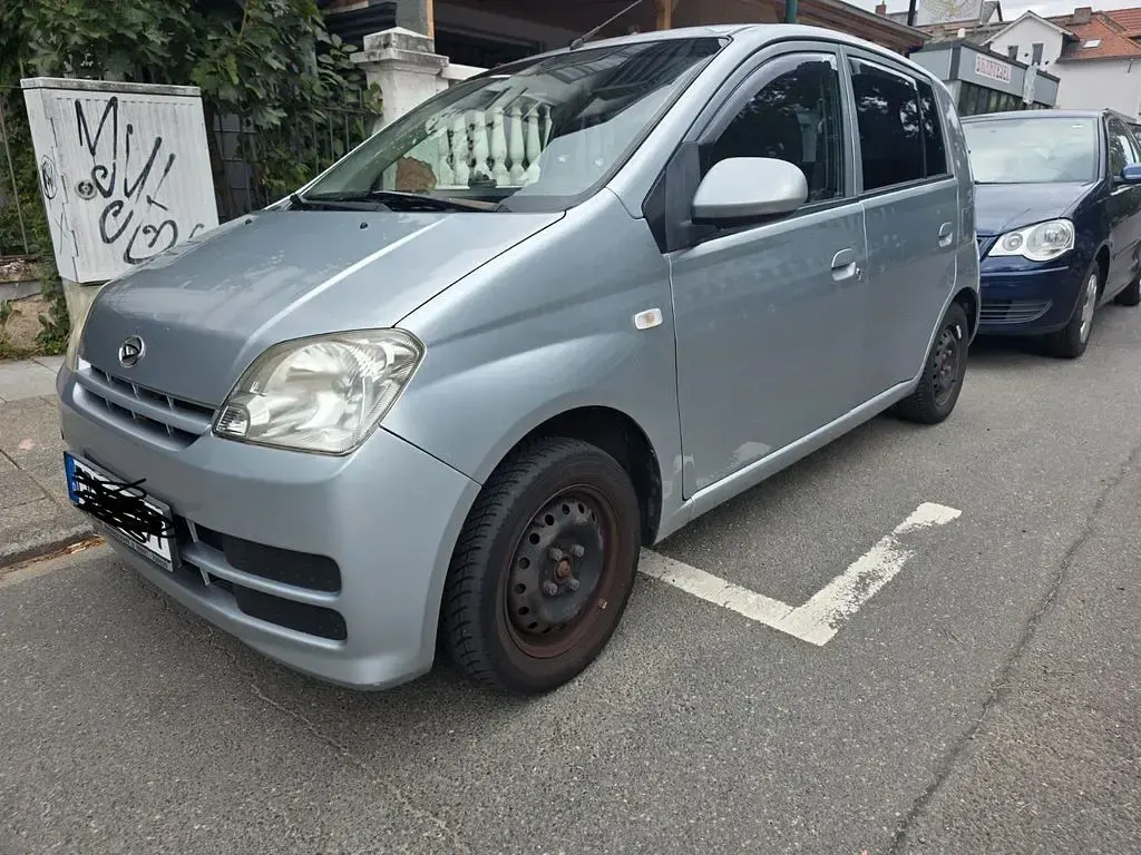 Gebraucht Daihatsu Cuore 58 PS (42 kW) 2006 Silber Kleinwagen