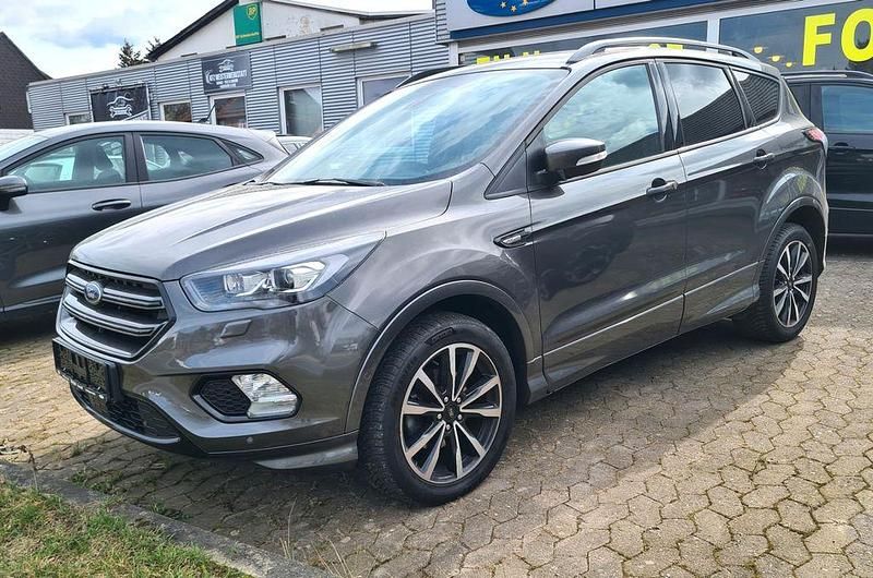 Gebraucht Ford Kuga ST-Line 150 PS (110 kW) 2019 Grau SUV