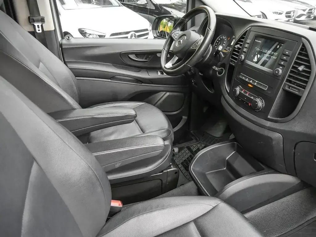 Gebraucht Mercedes Vito Edition 237 PS (174 kW) 2023 Silber Van