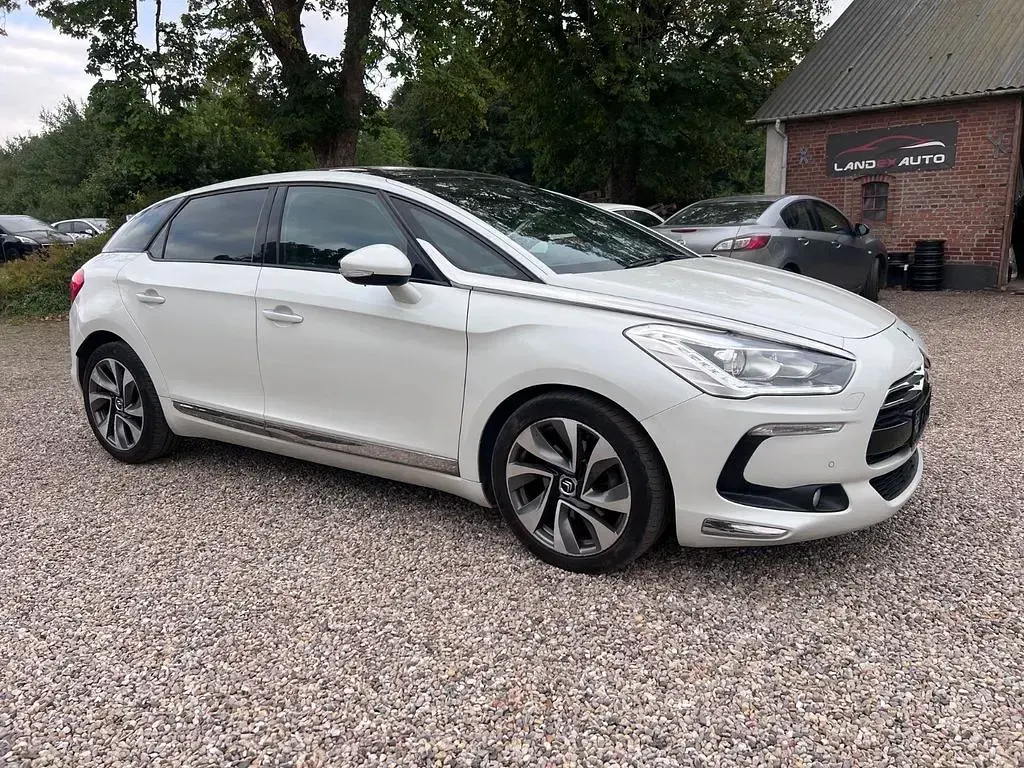 Gebraucht Citroën DS5 Chic 156 PS (114 kW) 2013 Weiß Kleinwagen