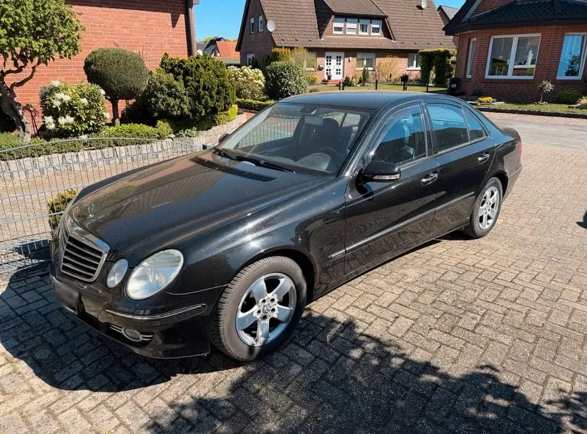 Gebraucht Mercedes E300 211 PS (155 kW) 2008 Blau Limousine