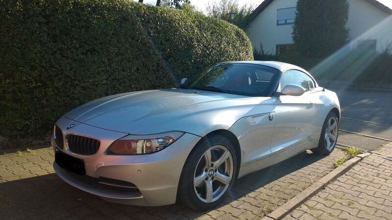 Silber Gebraucht 2010 BMW Z4 Sport Line Cabrio | 22.900 € (Fairer Preis) - Bild 1/4