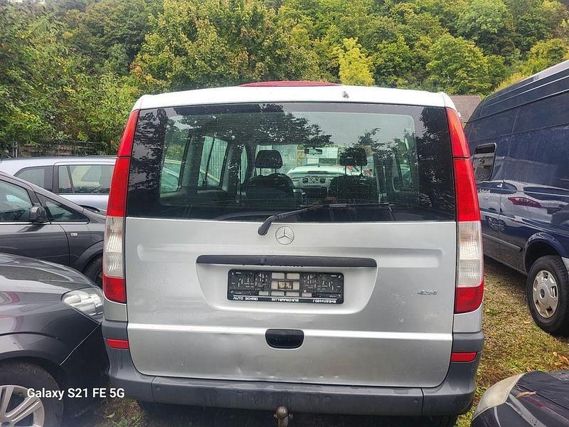 Gebraucht Mercedes Vito 163 PS (119 kW) 2011 Silber Van