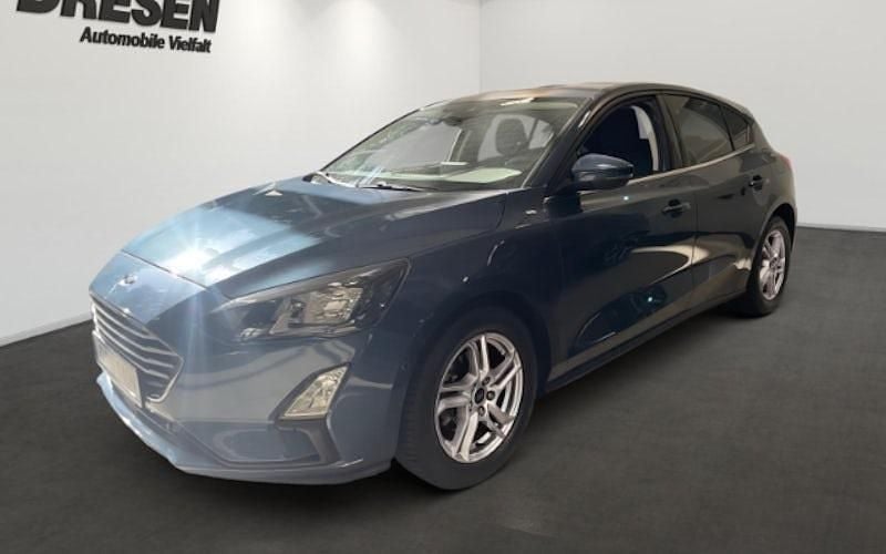 Blau Gebraucht 2021 Ford Focus Cool & Connect Limousine | 15.650 € (Superpreis) - Bild 1/4