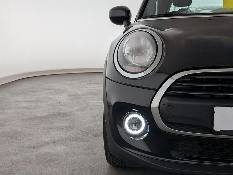 Gebraucht Mini ONE 102 PS (75 kW) 2021 Midnight black metallic Kleinwagen