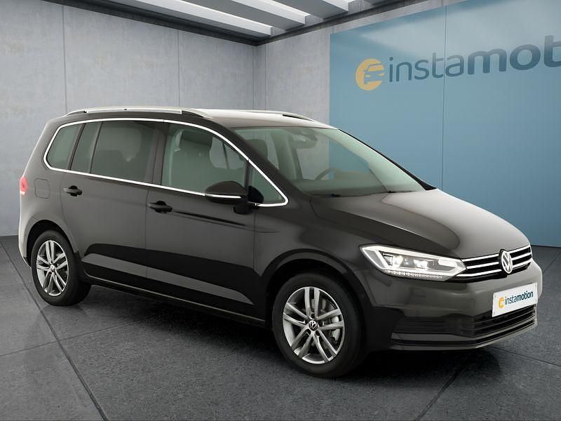 Neu VW Touran 150 PS (110 kW) 2025 Schwarz Van / Kleinbus