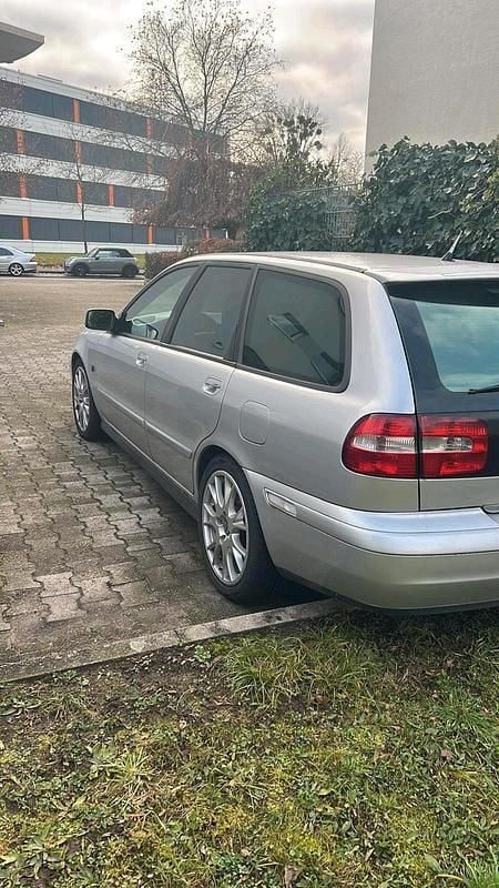 Second-hand Volvo V40 101 CP (74 kW) 2003 Argintiu Break