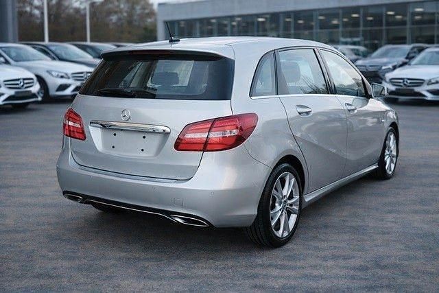 Gebraucht Mercedes B220 177 PS (130 kW) 2015 Silber Kleinwagen