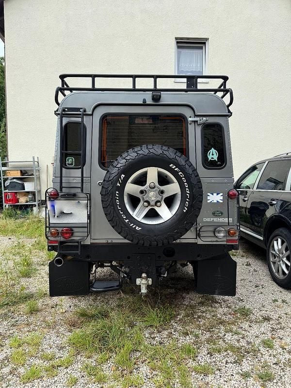 Gebraucht Land Rover Defender SE 122 PS (89 kW) 2012 Grau SUV