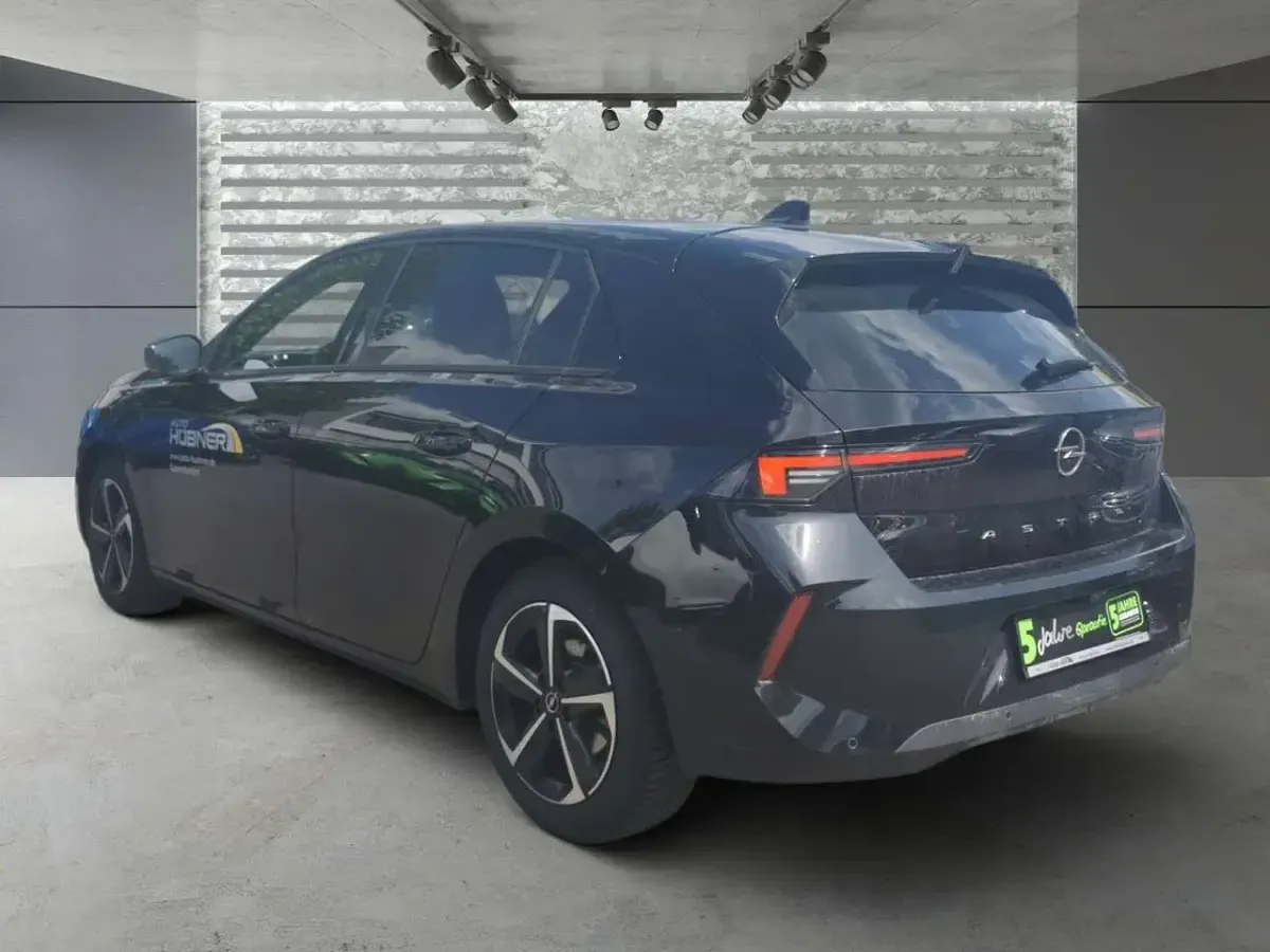 Gebraucht Opel Astra Edition 131 PS (96 kW) 2025 Lackierung schwarz perla nera/ Kleinwagen