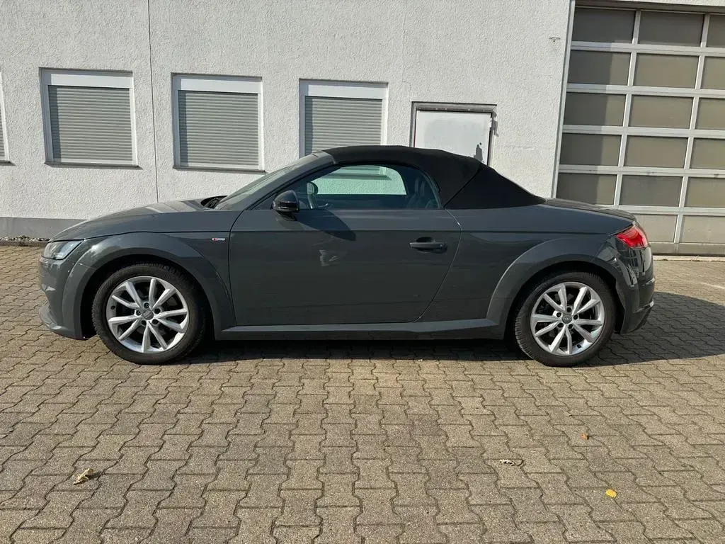 Second-hand Audi TT Roadster S-Line 230 CP (169 kW) 2018 Gri Cabrio
