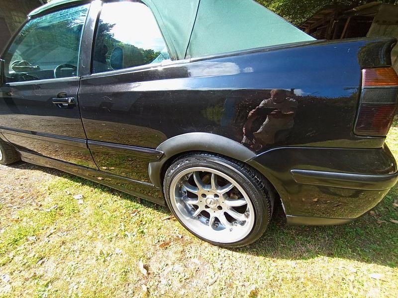 Gebraucht VW Golf Cabriolet Conceptline 75 PS (55 kW) 1999 Schwarz Cabrio