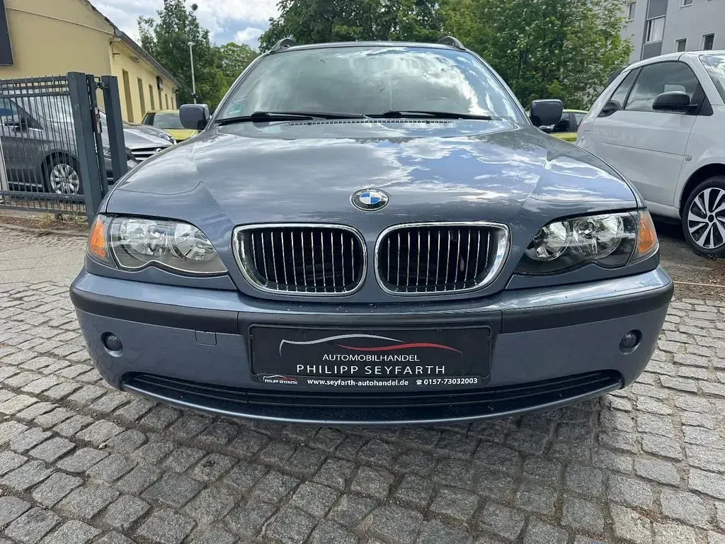Gebraucht BMW 325 Sport Line 192 PS (141 kW) 2002 Blau Limousine