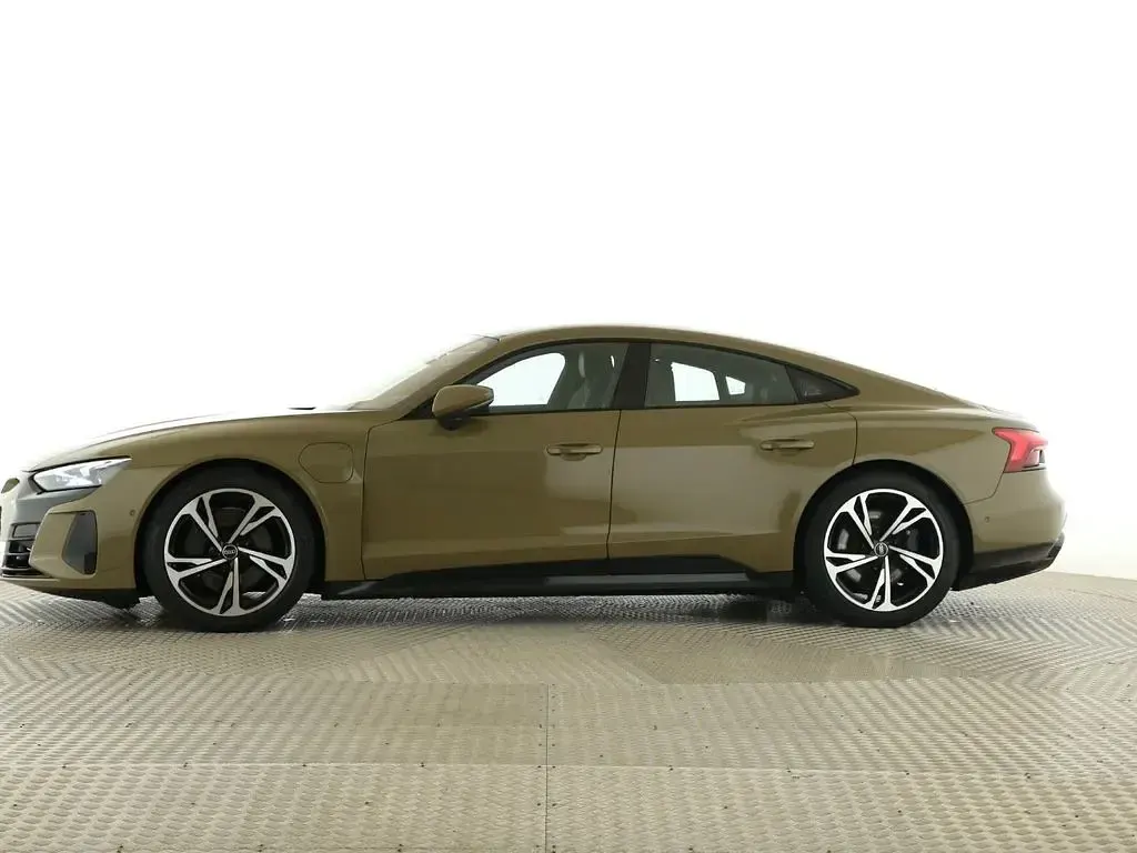 Gebraucht Audi e-tron GT quattro Ambiente 350 kW (476 PS) 2023 Taktikgrün Limousine