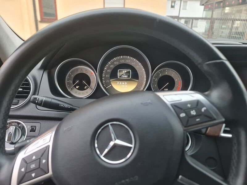Silber Gebraucht 2011 Mercedes C180 Elegance Limousine | 12.000 € (Guter Preis) - Bild 1/4