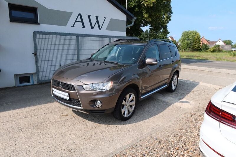 Schwarz Gebraucht 2013 Mitsubishi Outlander Invite SUV | 4.570 € (Superpreis) - Bild 1/4