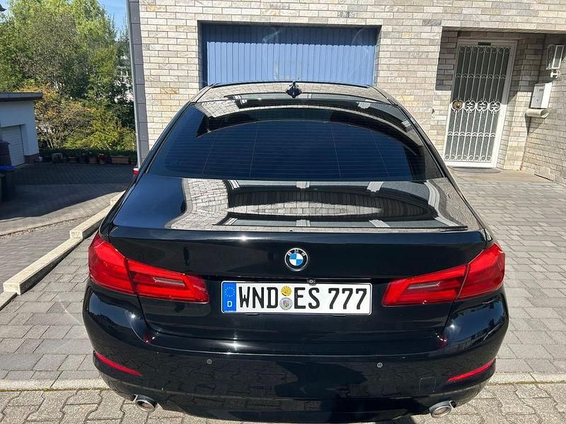 Gebraucht BMW 520 Sport Line 190 PS (139 kW) 2017 Schwarz Limousine