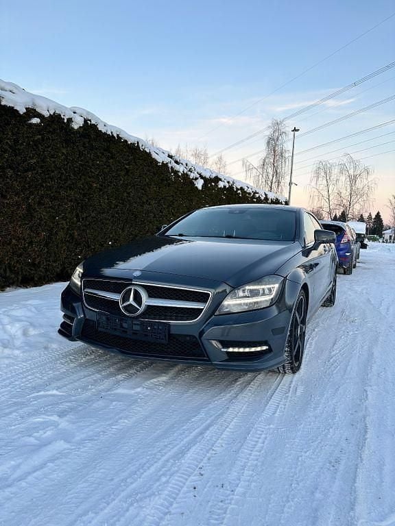 Grau Gebraucht 2014 Mercedes CLS500 Limousine | 18.500 € - Bild 1/4