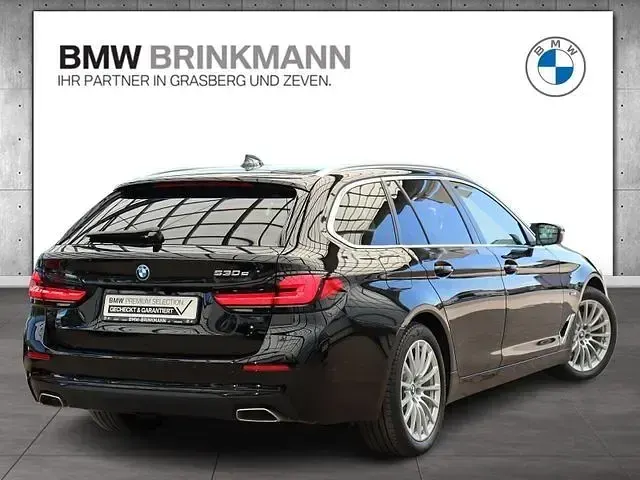 Gebraucht BMW 530e 184 PS (135 kW) 2022 Schwarz Kombi