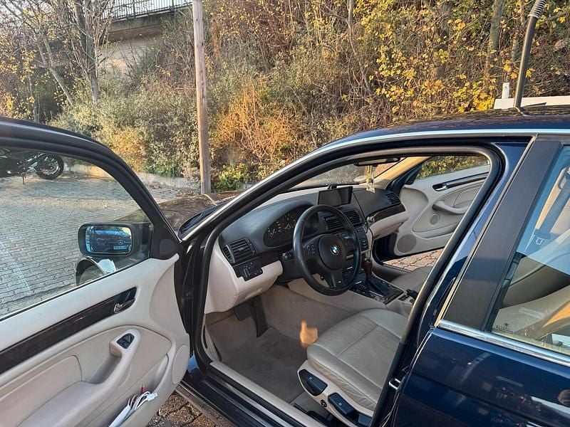 Blau Gebraucht 1999 BMW 323 Limousine | 4.600 € (Fairer Preis) - Bild 1/4