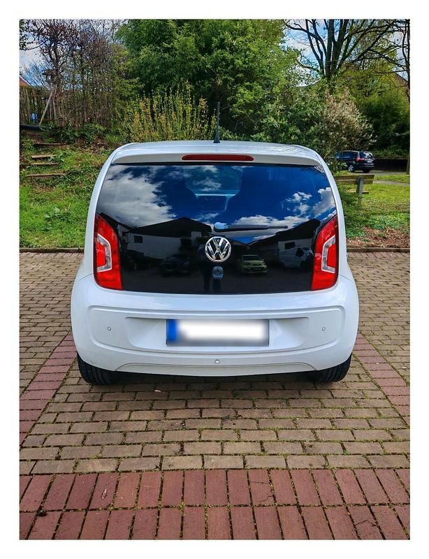 Second-hand VW up! 75 CP (55 kW) 2015 Alb Hatchback