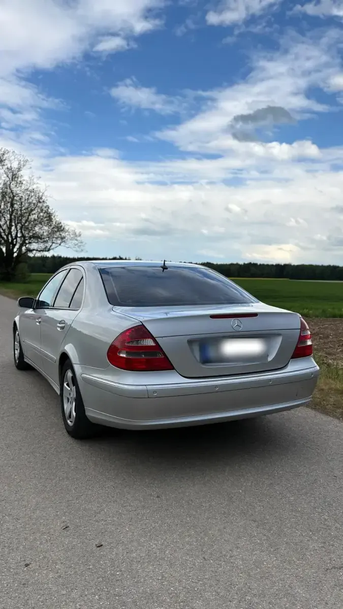 Brugt Mercedes E280 190 HK (139 kW) 2004 Sølv Sedan