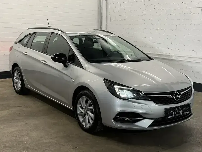 Gebraucht Opel Astra Business 122 PS (89 kW) 2022 Argon silber/ice silver (m2) Kleinwagen